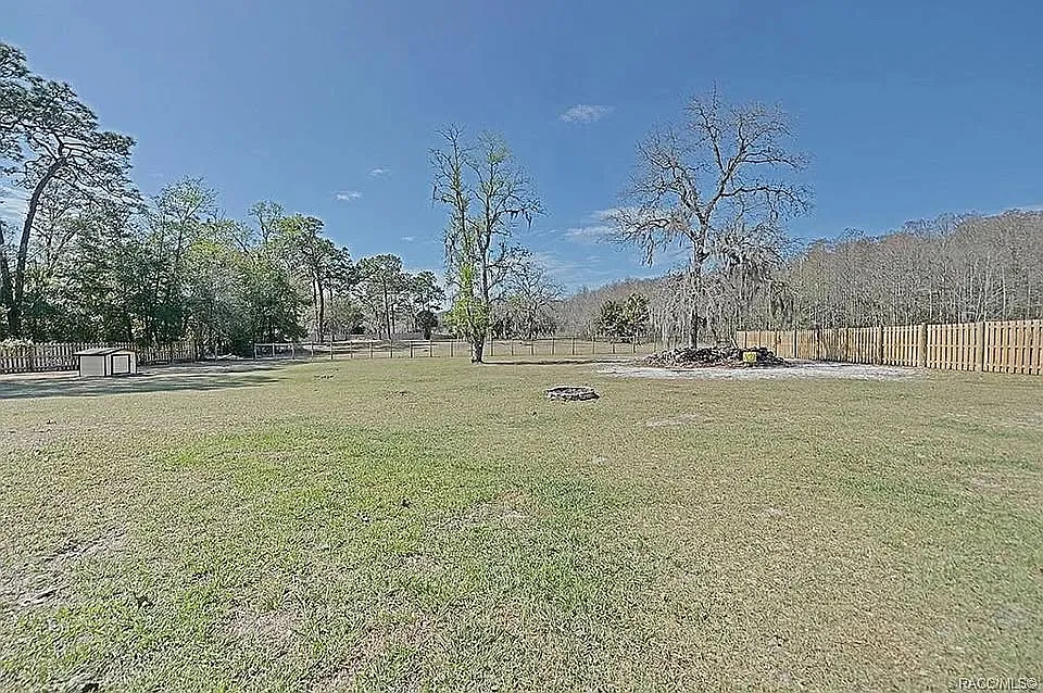 4 bed, 2318 sqft, $2,800 — Photo 4