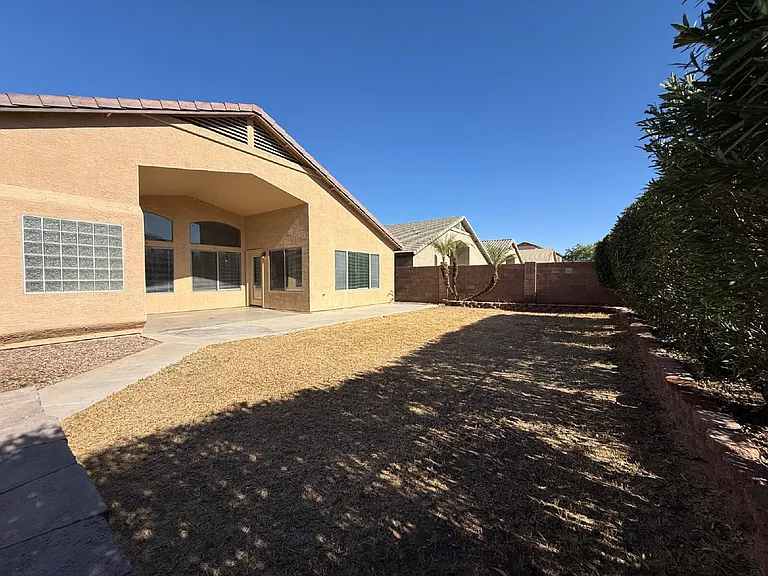 8202 S 47th Ave — Photo 36