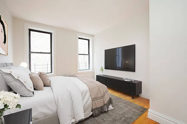 Bedroom, photo 1