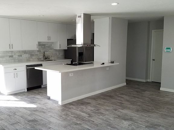 4th image of 10630 Ironwood Ave