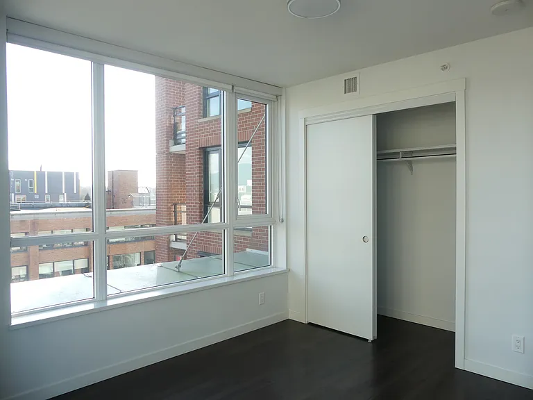 183 Georgia St E — Photo 144