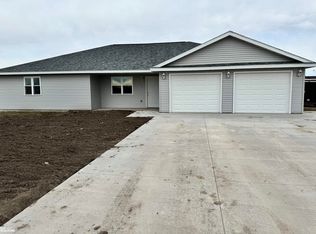 4905 Barnes City Rd, Montezuma, IA 50171