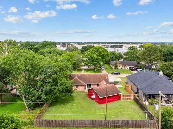 131 S Highland Ter, League City, TX 77573