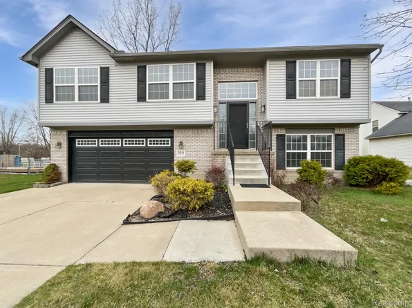 38554 Nottingham Dr, Romulus, MI 48174
