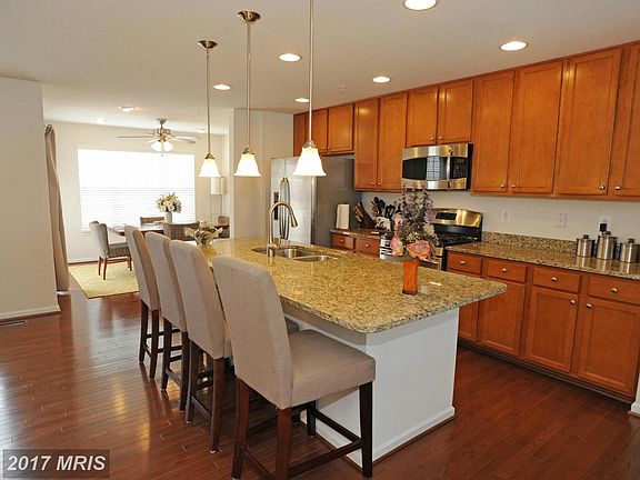 42" Cabinetry w/Granite