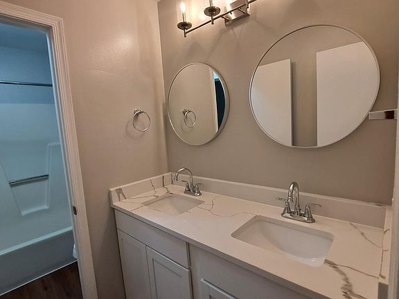 3rd image of 311 Bowen Dr