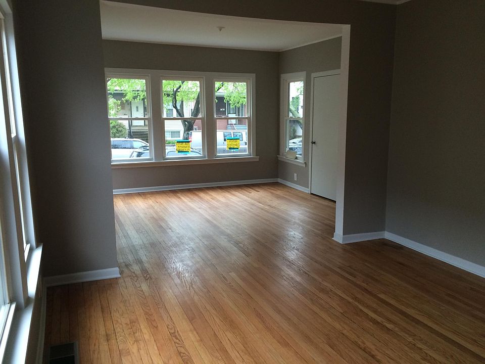 1st image of 4941 W Melrose St #1