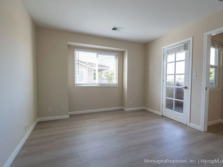 1461 Main St #1 — Photo 16