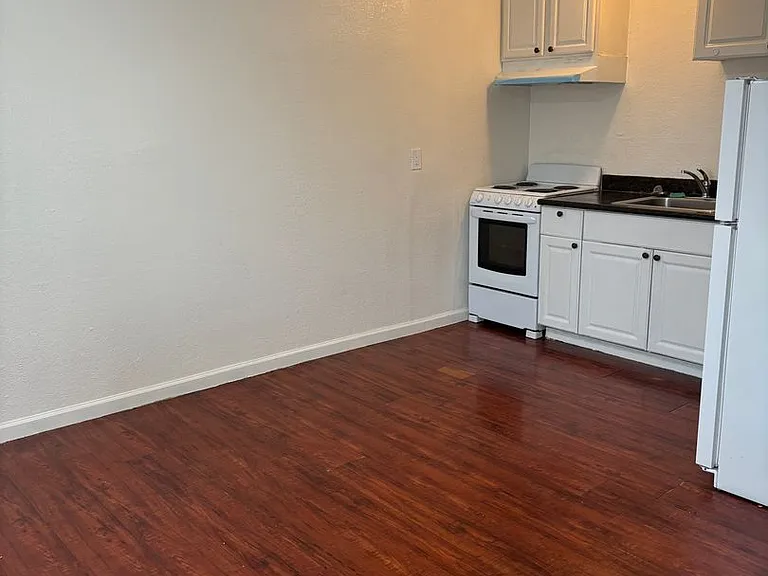 463 Hale Ave — Photo 4