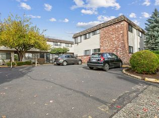 Executive Arms Apartments, Portland, OR 97213