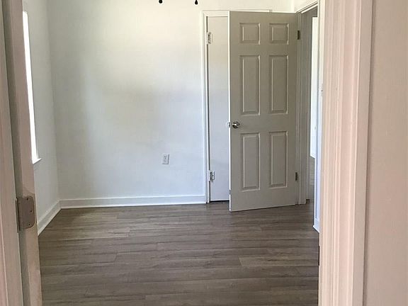 5th image of 608 N Ash St