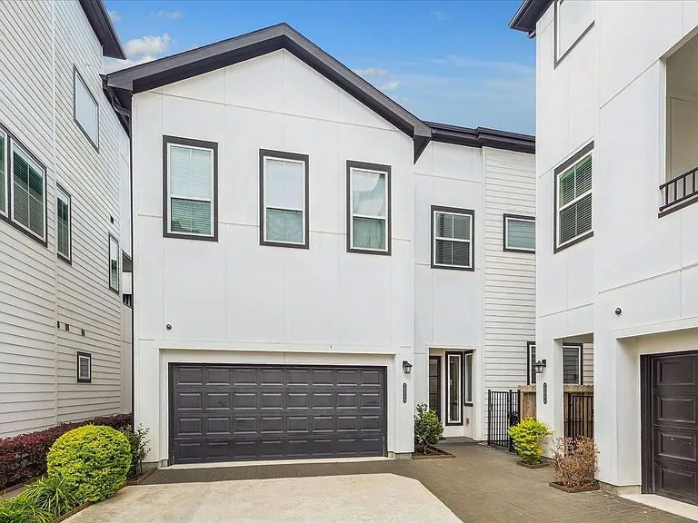 2804 Grand Fountains Dr #B — Photo 1