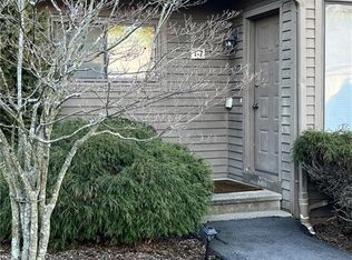 1 Canterbury Ct #7, Middletown, CT 06457