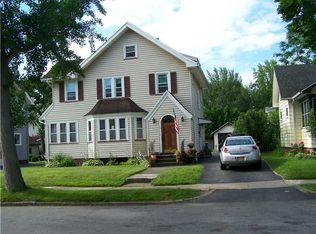121 Dalkeith Rd, Rochester, NY 14609