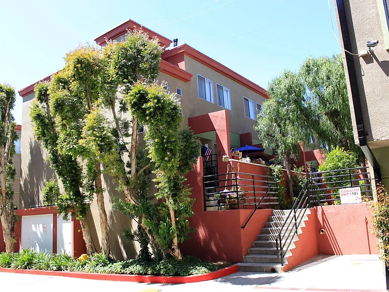Valley Village So. Apartments — Photo 16