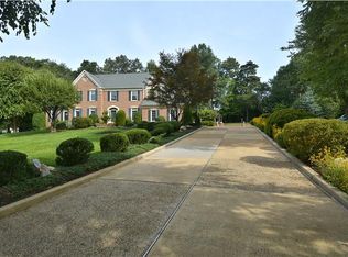 12610 Camberley Forest Dr, Herndon, VA 20171