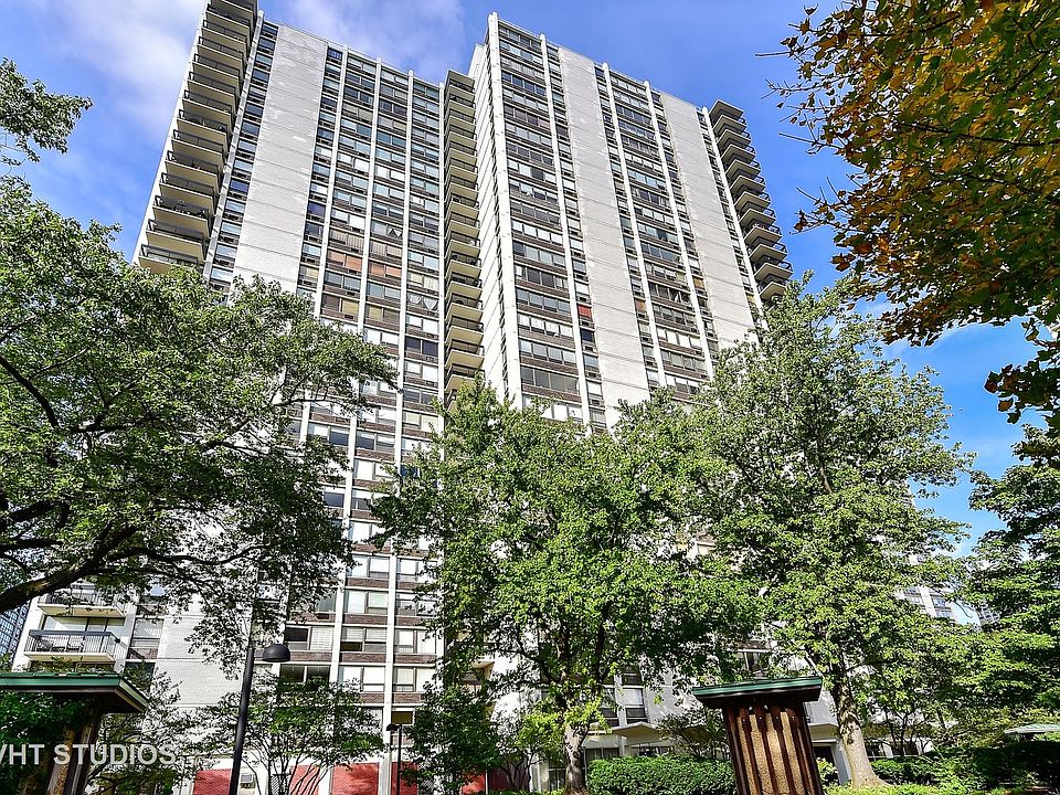 1st image of 1460 N Sandburg Ter APT 1004