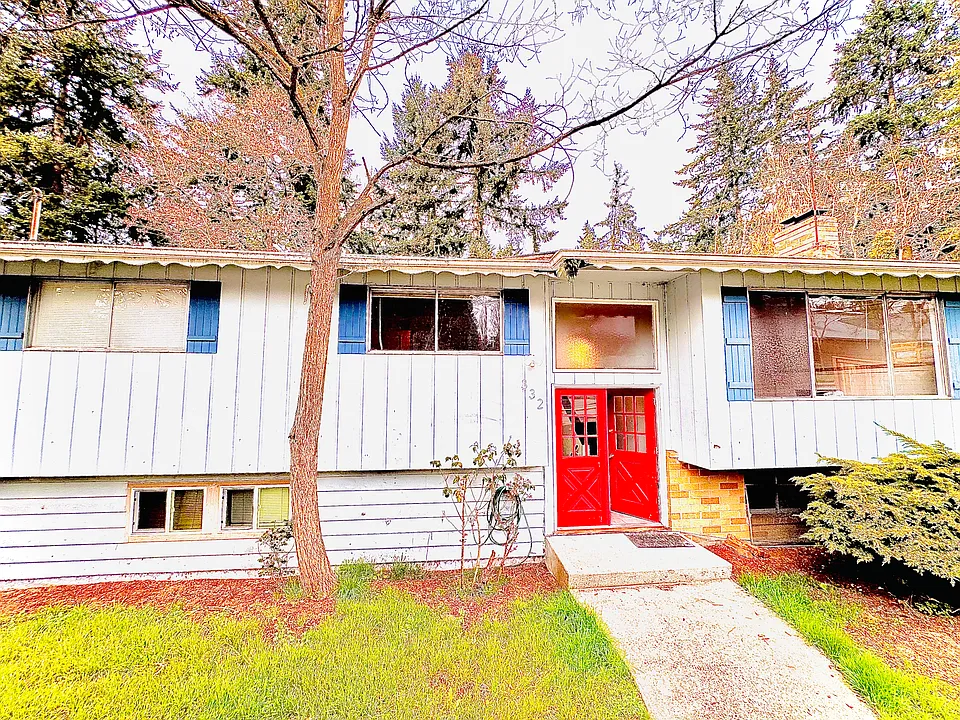 332 NE 175th St