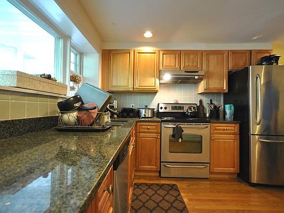 4th image of 39 Addington Rd #1