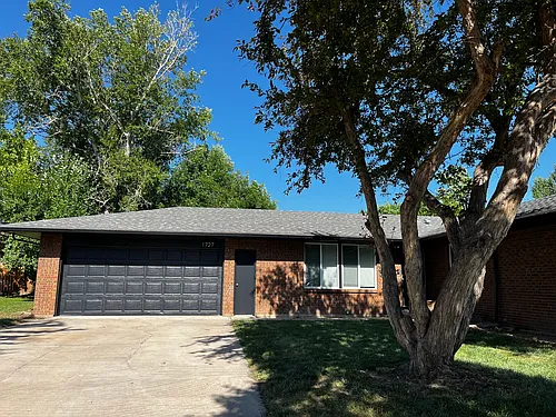 1727 Pecan St Photo 1