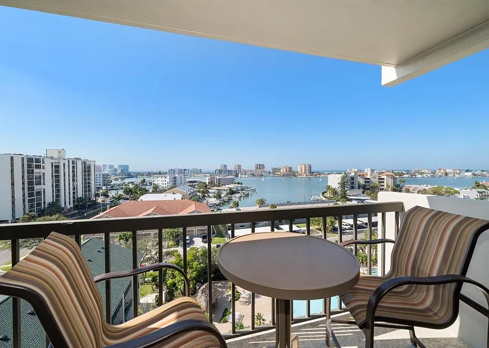 400 Island Way #901