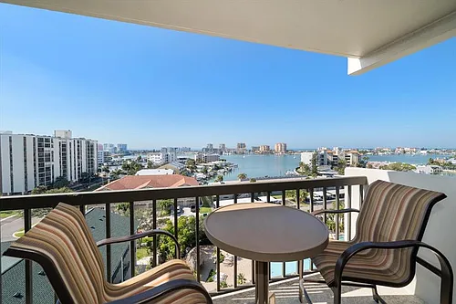400 Island Way Photo 1