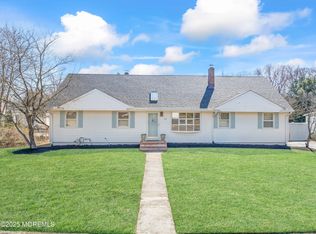 3 Standish Dr, Ocean, NJ 07712