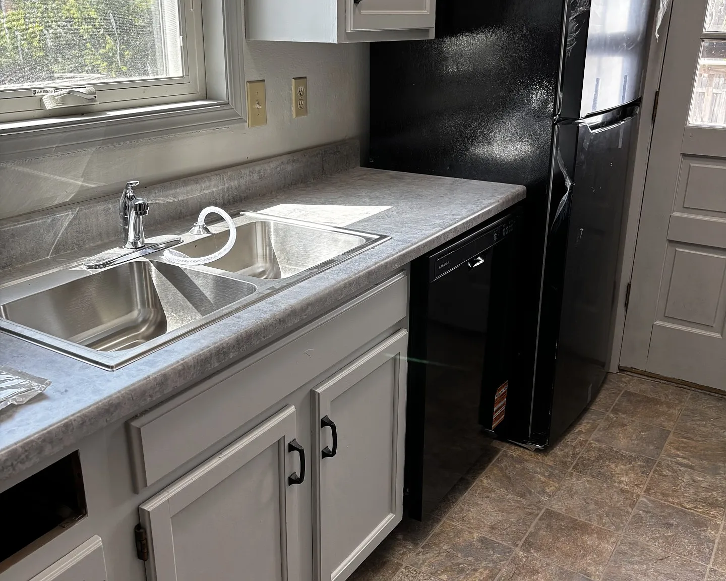 3 bed, 1900 sqft, $1,375 — Photo 3