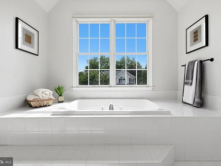 22806 Oatlands Grove Pl — Photo 46