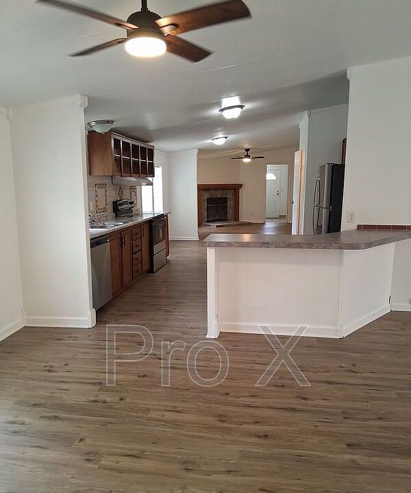1st image of 910 Sands Rd