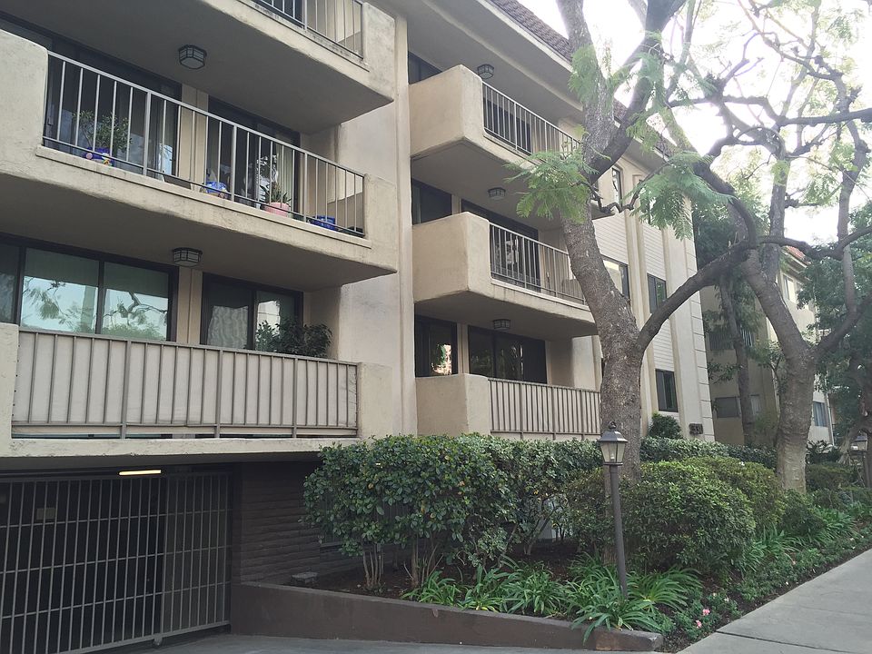 1st image of 330 W California Blvd APT 202
