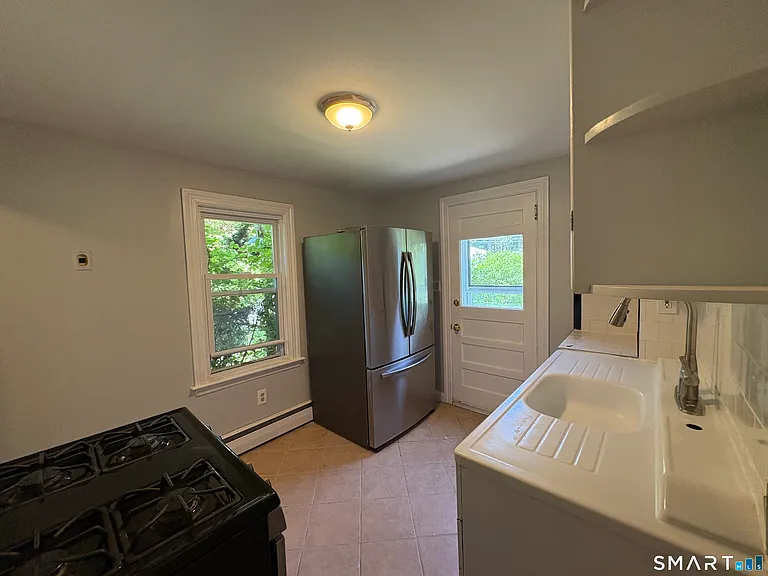 220 School St — Photo 8