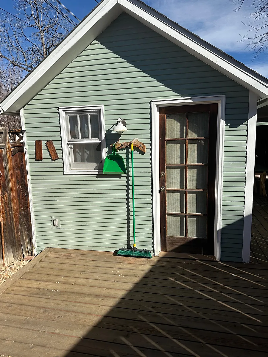 Building Photo - 624 Pine St #1/2