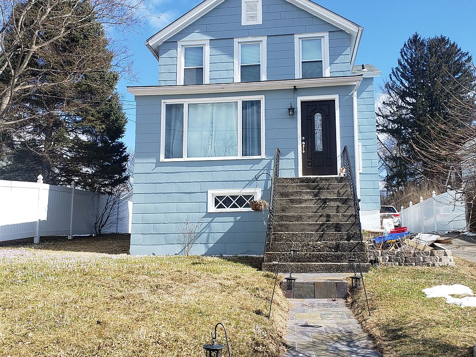 1st image of 563 Benedict Ave