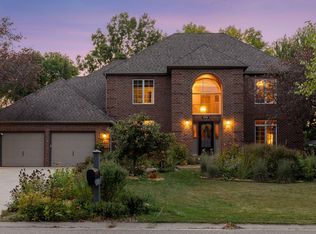 3915 Urbandale Ln N, Plymouth, MN 55446