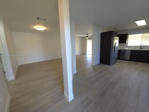 5th image of 1407 SE Larkwood Cir