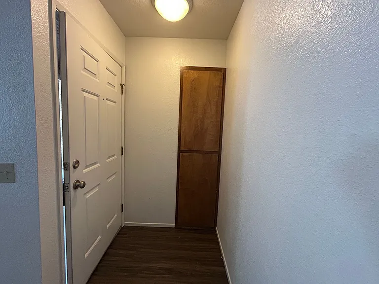 2 Lorayne Ct — Photo 3
