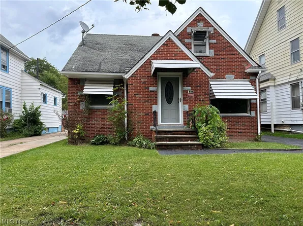 701 E 160th St, Cleveland, OH 44110