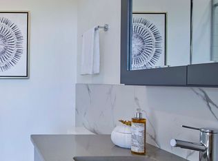 300 Avenue E #2215, Bayonne, NJ 07002