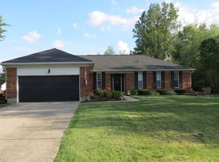 1265 Maplecrest Ct, Amelia, OH 45102
