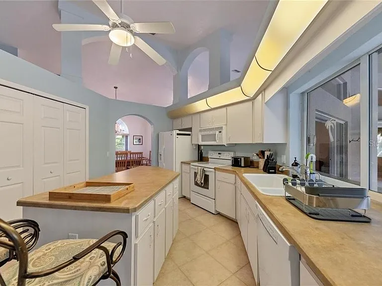 100 Spaniards Rd — Photo 13