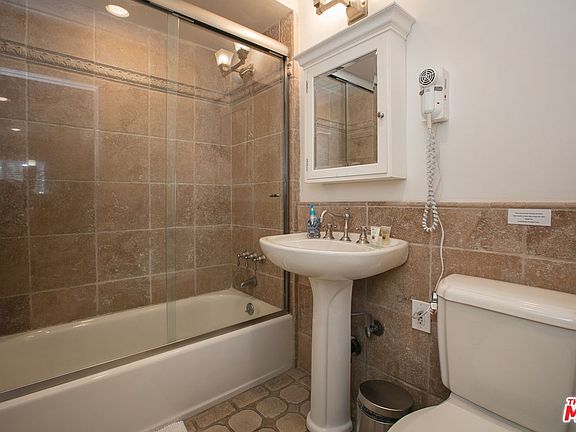 4th image of 2101 Ocean Ave APT 5