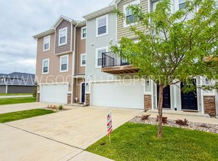 2726 NW Kate Shelley Ln, Ankeny, IA 50023