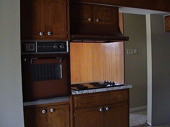 2nd image of 1013 Fayette Dr