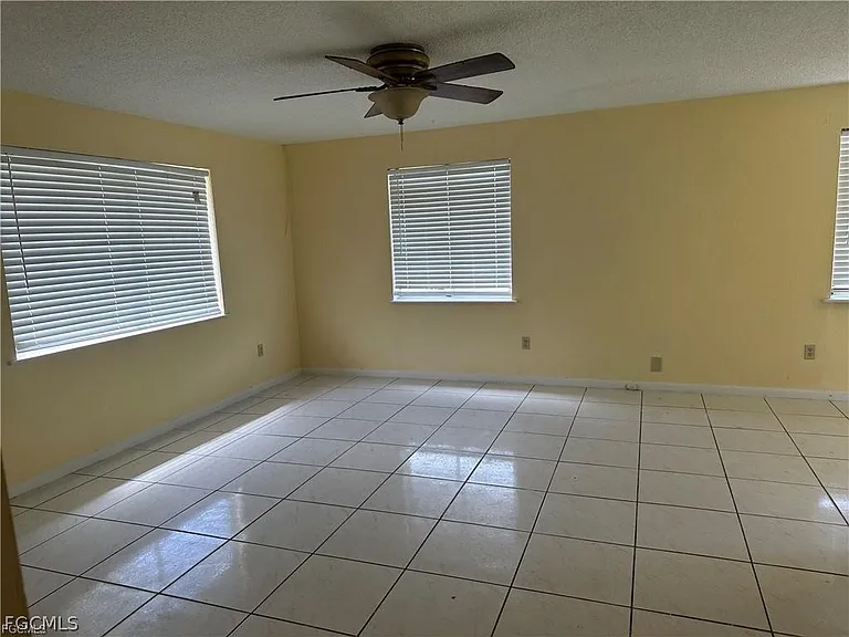 8 Roanoke Dr — Photo 4