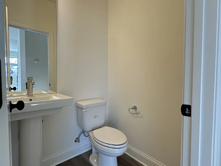 218B Myatt Dr — Photo 5