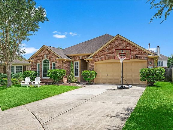 3rd image of 3207 Waterglen Ct