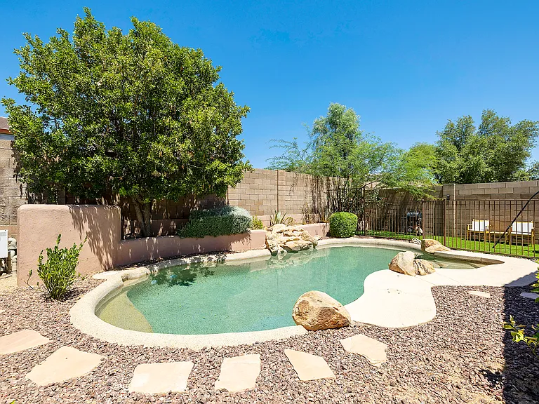 4704 E Weaver Rd — Photo 84