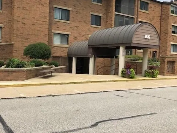 100 Fox Hollow Dr APT 302C, Mayfield Heights, OH 44124