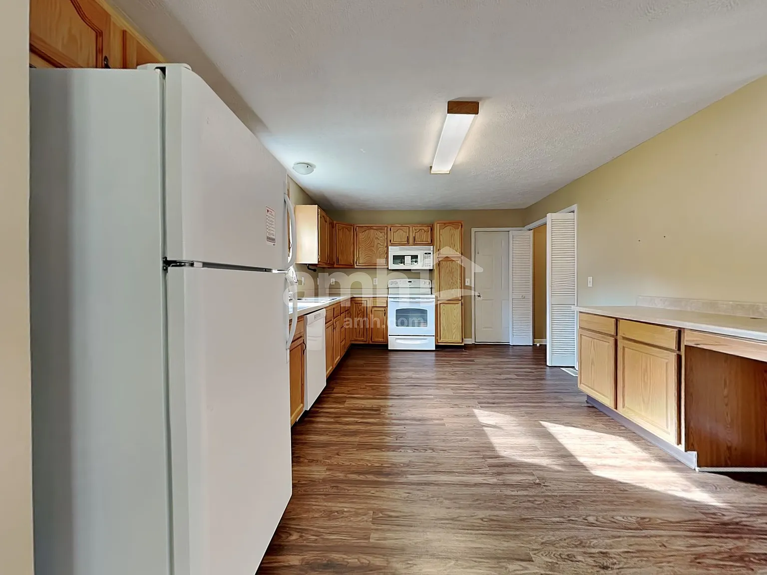 3 bed, 2.5 bath, 1680 sqft, $2,170 — Photo 4